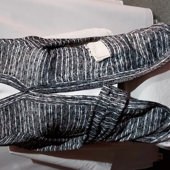 DEX Ladie's Large long sleeve cardigan Black & white - Picture 4 of 5